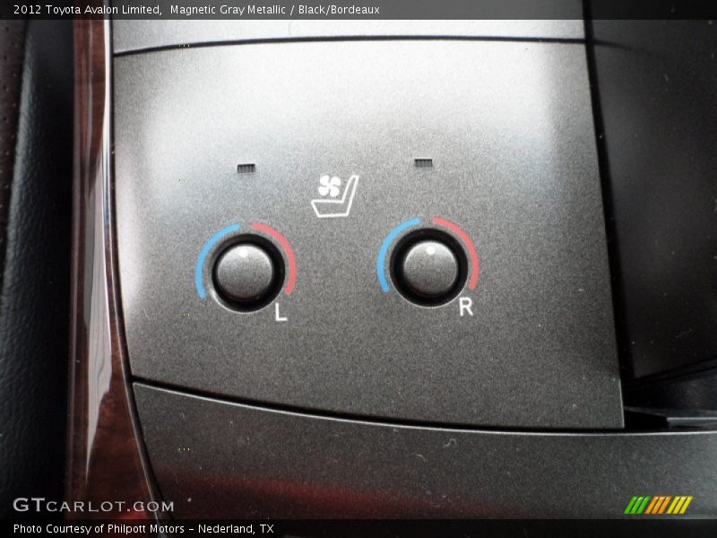 Magnetic Gray Metallic / Black/Bordeaux 2012 Toyota Avalon Limited