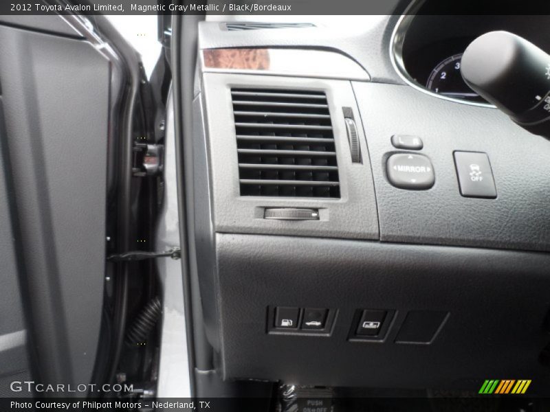 Magnetic Gray Metallic / Black/Bordeaux 2012 Toyota Avalon Limited