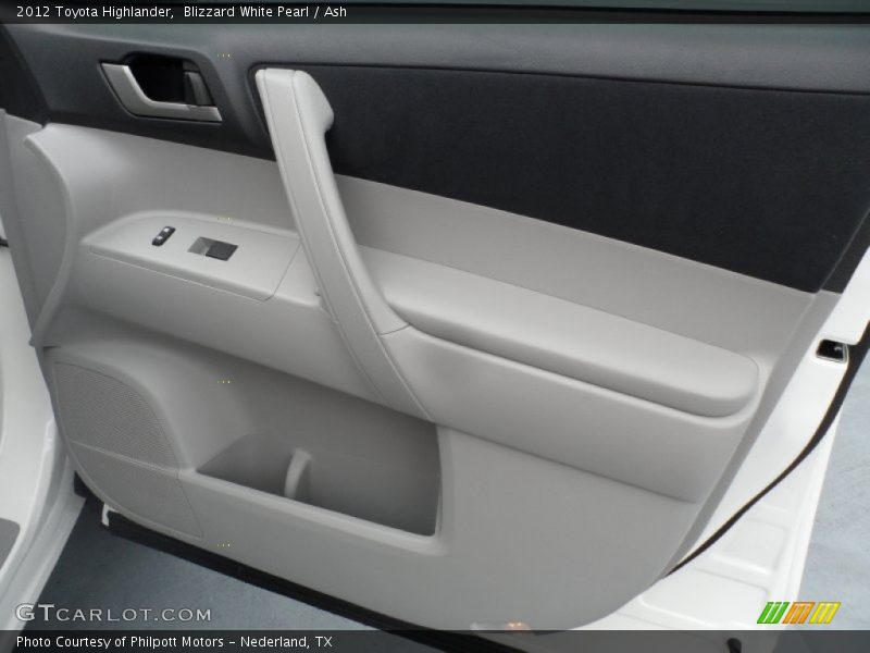 Blizzard White Pearl / Ash 2012 Toyota Highlander
