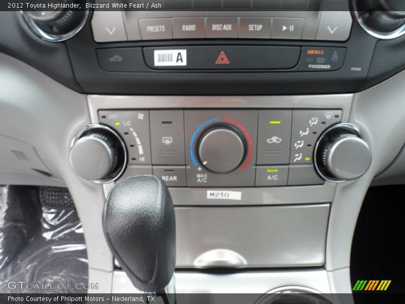Blizzard White Pearl / Ash 2012 Toyota Highlander