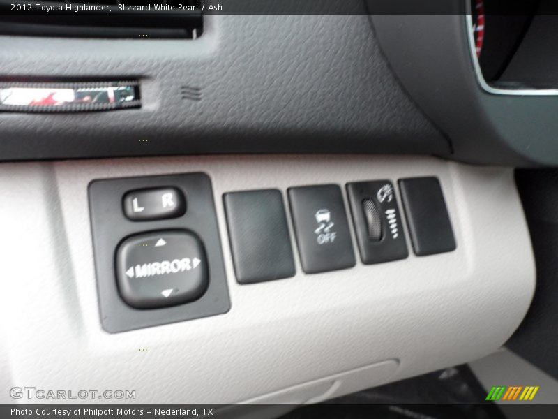 Blizzard White Pearl / Ash 2012 Toyota Highlander