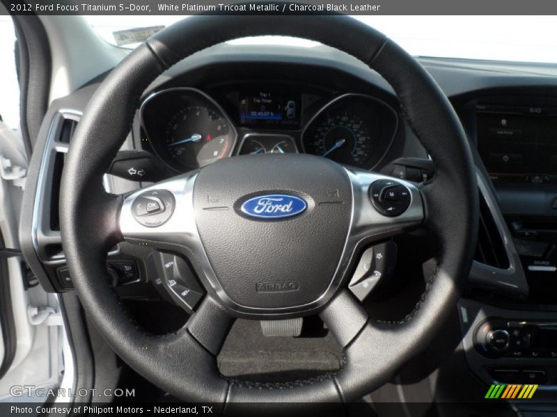  2012 Focus Titanium 5-Door Steering Wheel