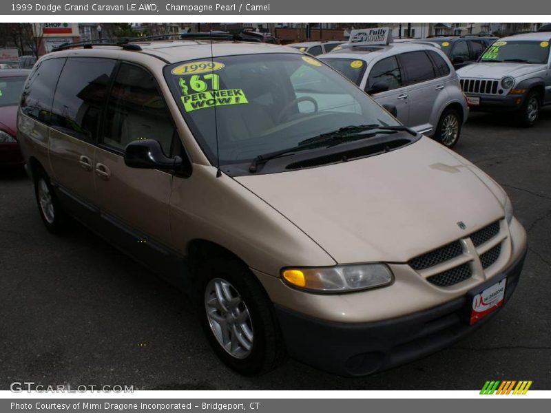 Champagne Pearl / Camel 1999 Dodge Grand Caravan LE AWD