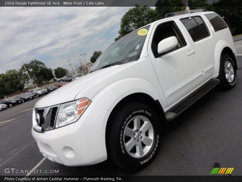White Frost / Cafe Latte 2009 Nissan Pathfinder SE 4x4