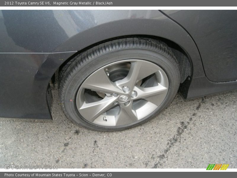 Magnetic Gray Metallic / Black/Ash 2012 Toyota Camry SE V6