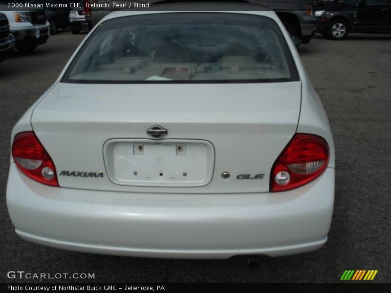 Icelandic Pearl / Blond 2000 Nissan Maxima GLE