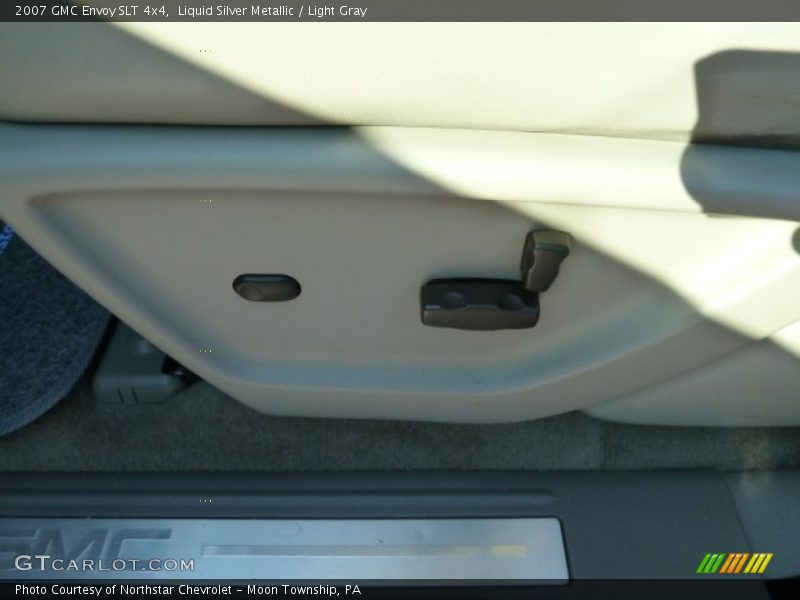 Liquid Silver Metallic / Light Gray 2007 GMC Envoy SLT 4x4
