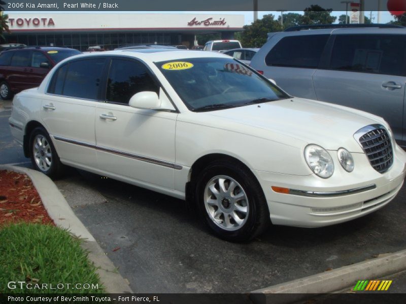 Pearl White / Black 2006 Kia Amanti