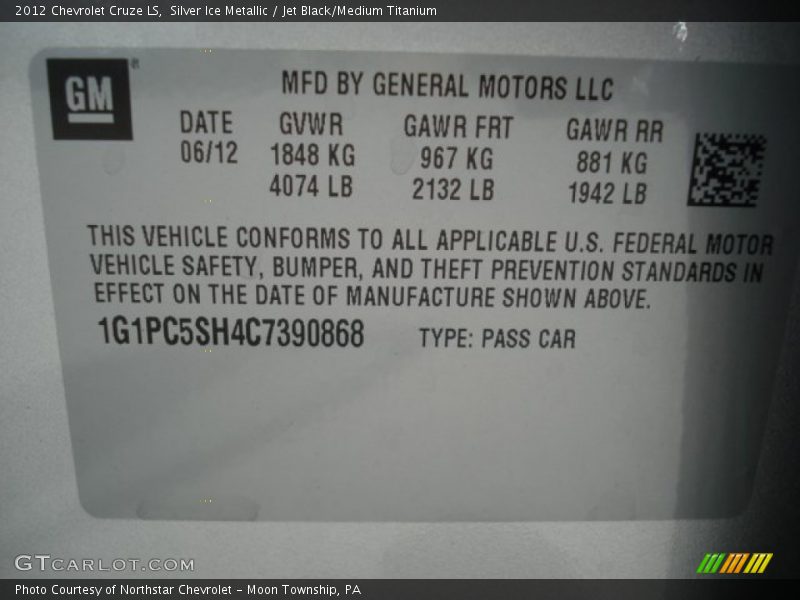 Silver Ice Metallic / Jet Black/Medium Titanium 2012 Chevrolet Cruze LS