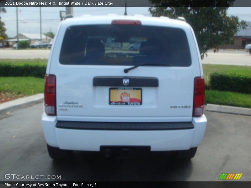 Bright White / Dark Slate Gray 2011 Dodge Nitro Heat 4.0