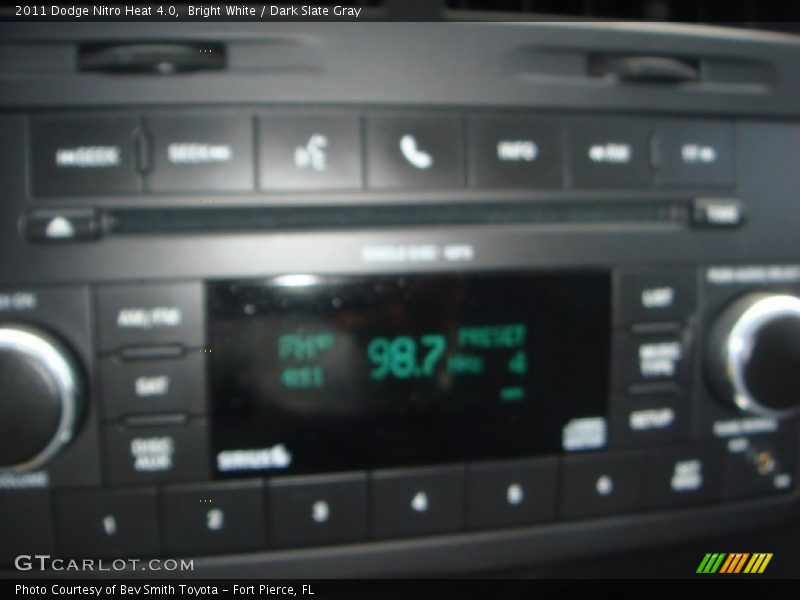 Bright White / Dark Slate Gray 2011 Dodge Nitro Heat 4.0