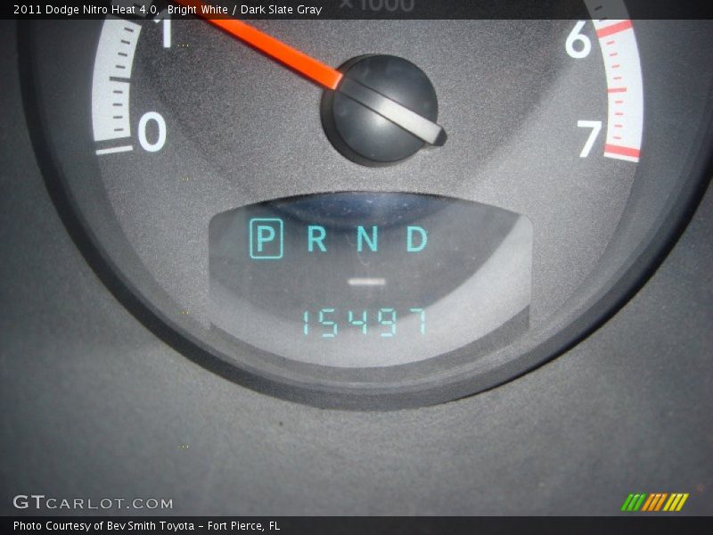 Bright White / Dark Slate Gray 2011 Dodge Nitro Heat 4.0