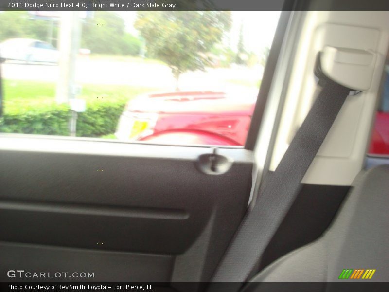 Bright White / Dark Slate Gray 2011 Dodge Nitro Heat 4.0