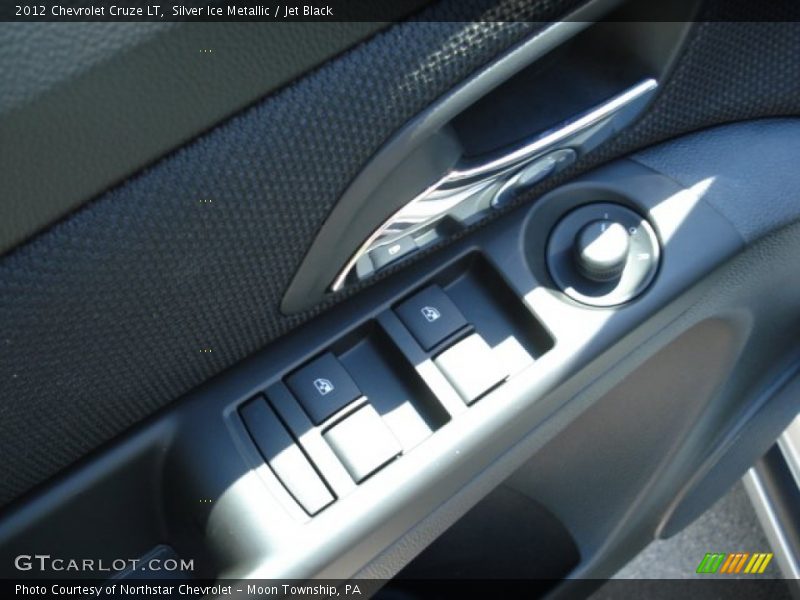 Silver Ice Metallic / Jet Black 2012 Chevrolet Cruze LT
