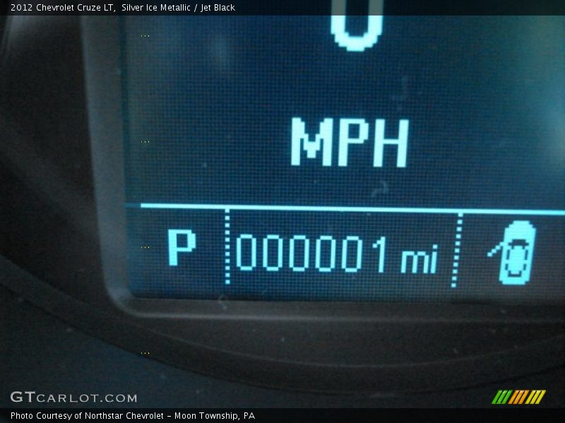 Silver Ice Metallic / Jet Black 2012 Chevrolet Cruze LT