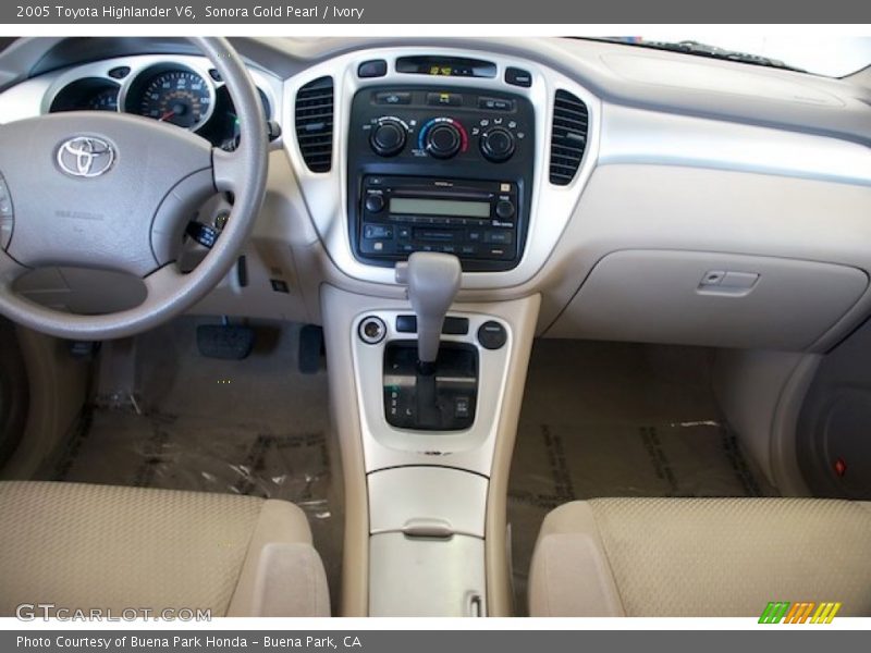 Sonora Gold Pearl / Ivory 2005 Toyota Highlander V6