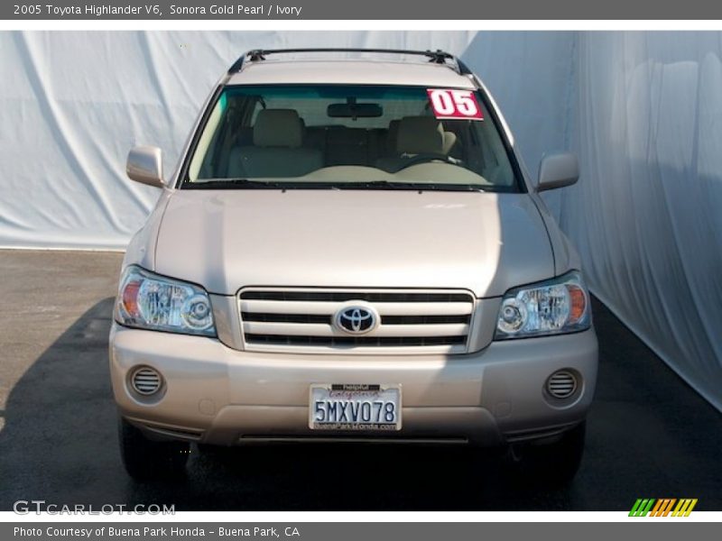 Sonora Gold Pearl / Ivory 2005 Toyota Highlander V6