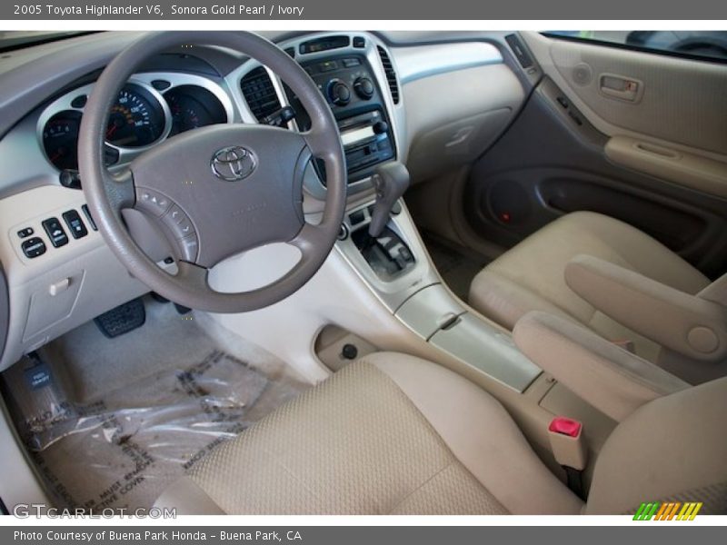 Sonora Gold Pearl / Ivory 2005 Toyota Highlander V6