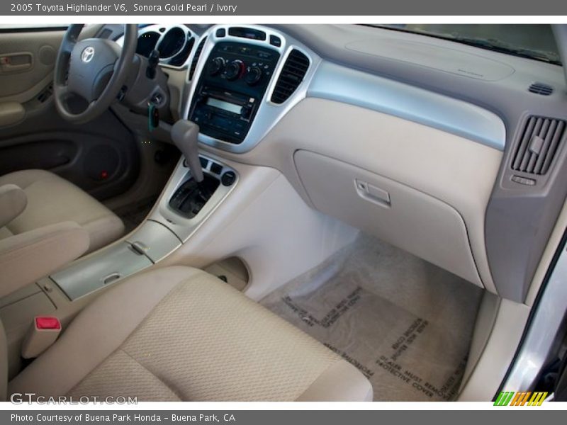 Sonora Gold Pearl / Ivory 2005 Toyota Highlander V6
