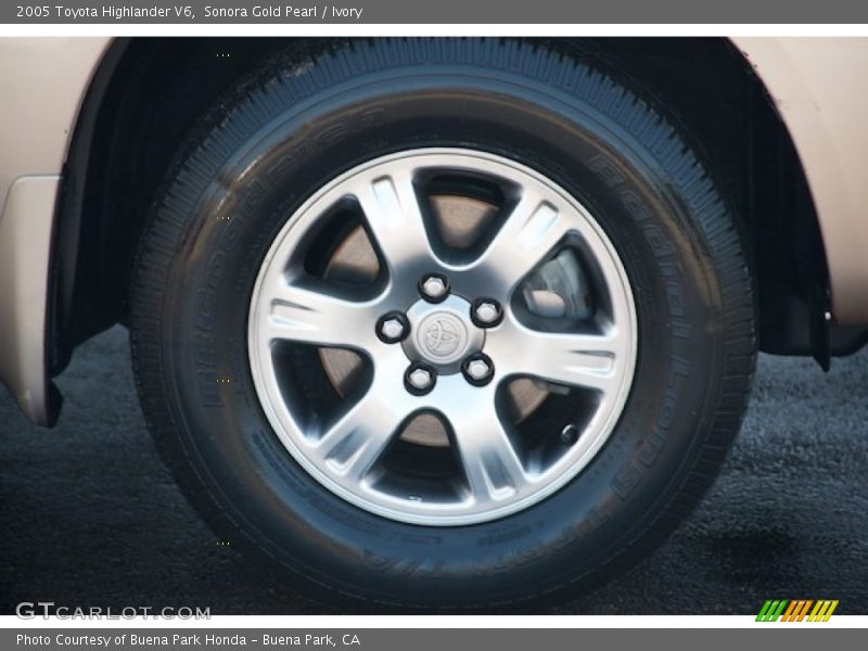 Sonora Gold Pearl / Ivory 2005 Toyota Highlander V6