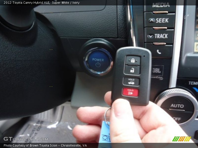Super White / Ivory 2012 Toyota Camry Hybrid XLE