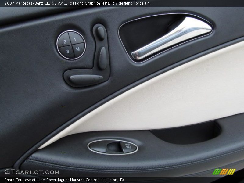 Controls of 2007 CLS 63 AMG