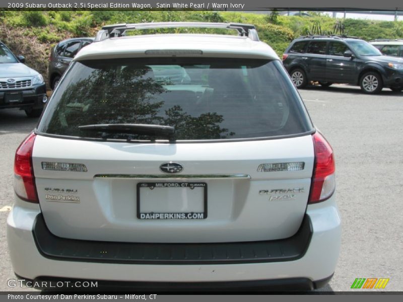 Satin White Pearl / Warm Ivory 2009 Subaru Outback 2.5i Special Edition Wagon