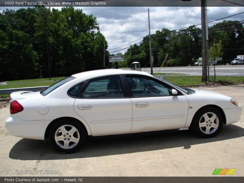 Vibrant White / Medium Graphite 2002 Ford Taurus SEL