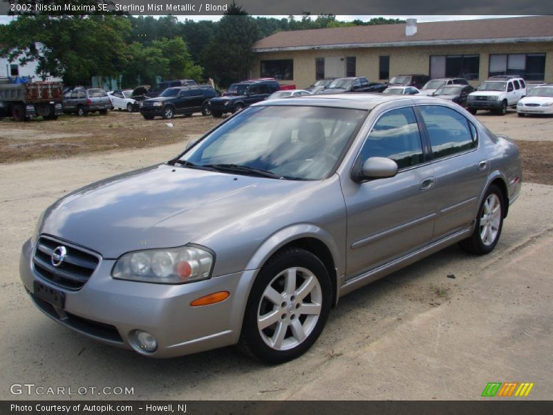 Sterling Mist Metallic / Blond 2002 Nissan Maxima SE