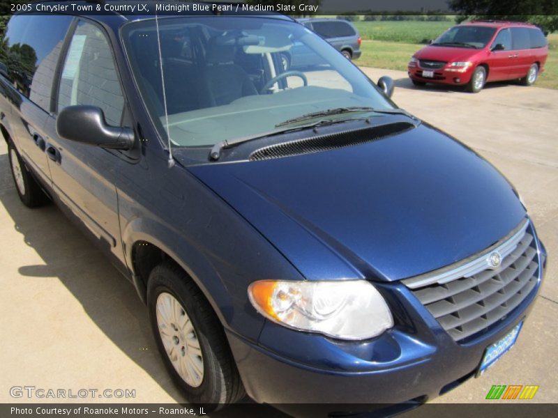 Midnight Blue Pearl / Medium Slate Gray 2005 Chrysler Town & Country LX