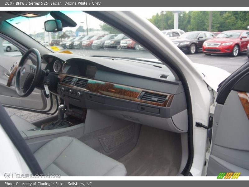 Alpine White / Grey 2007 BMW 5 Series 525i Sedan