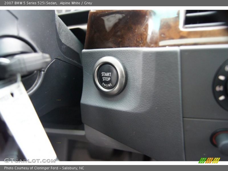 Alpine White / Grey 2007 BMW 5 Series 525i Sedan