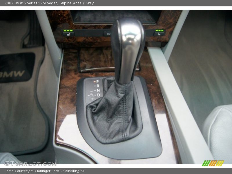 Alpine White / Grey 2007 BMW 5 Series 525i Sedan