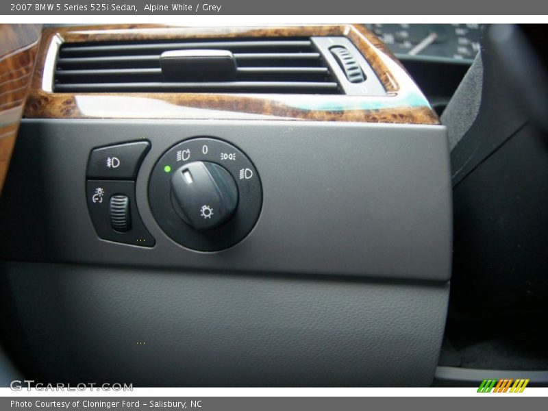 Alpine White / Grey 2007 BMW 5 Series 525i Sedan