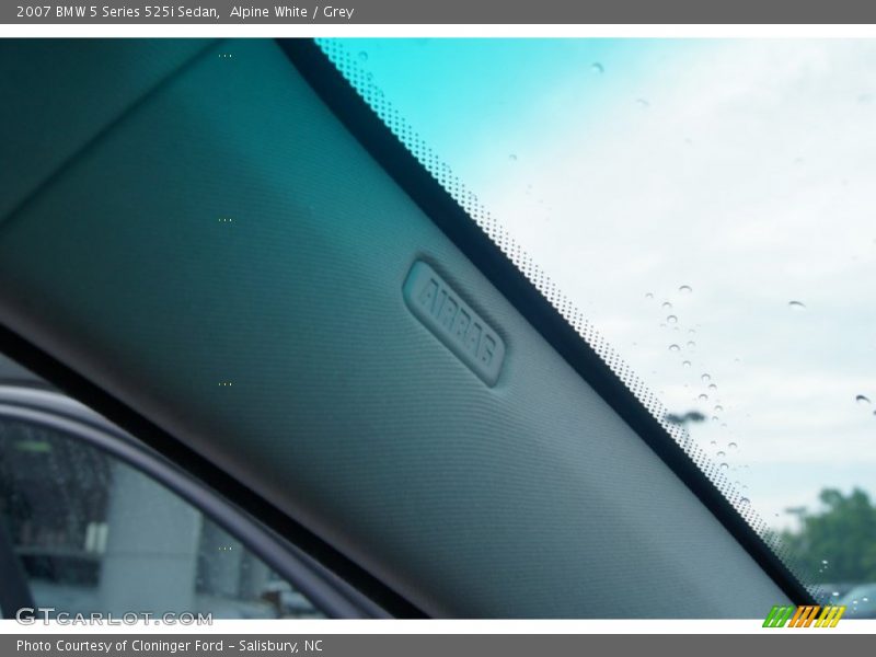 Alpine White / Grey 2007 BMW 5 Series 525i Sedan