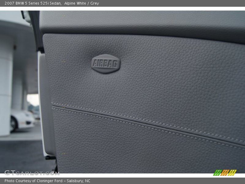 Alpine White / Grey 2007 BMW 5 Series 525i Sedan