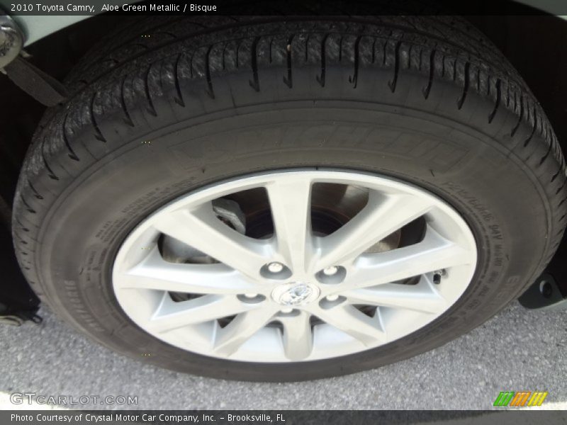 Aloe Green Metallic / Bisque 2010 Toyota Camry
