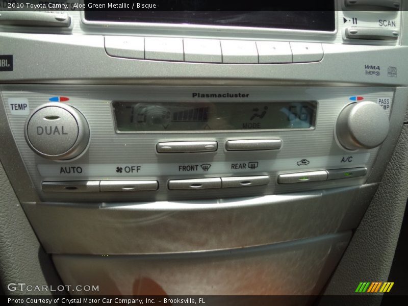 Aloe Green Metallic / Bisque 2010 Toyota Camry