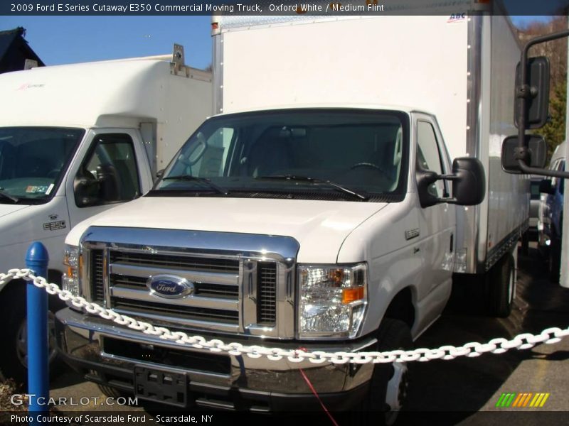 Oxford White / Medium Flint 2009 Ford E Series Cutaway E350 Commercial Moving Truck