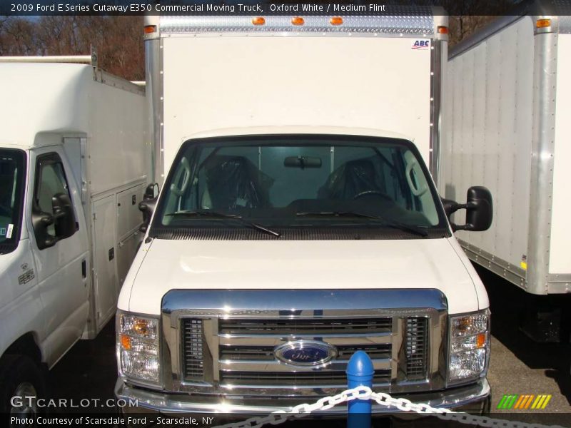 Oxford White / Medium Flint 2009 Ford E Series Cutaway E350 Commercial Moving Truck