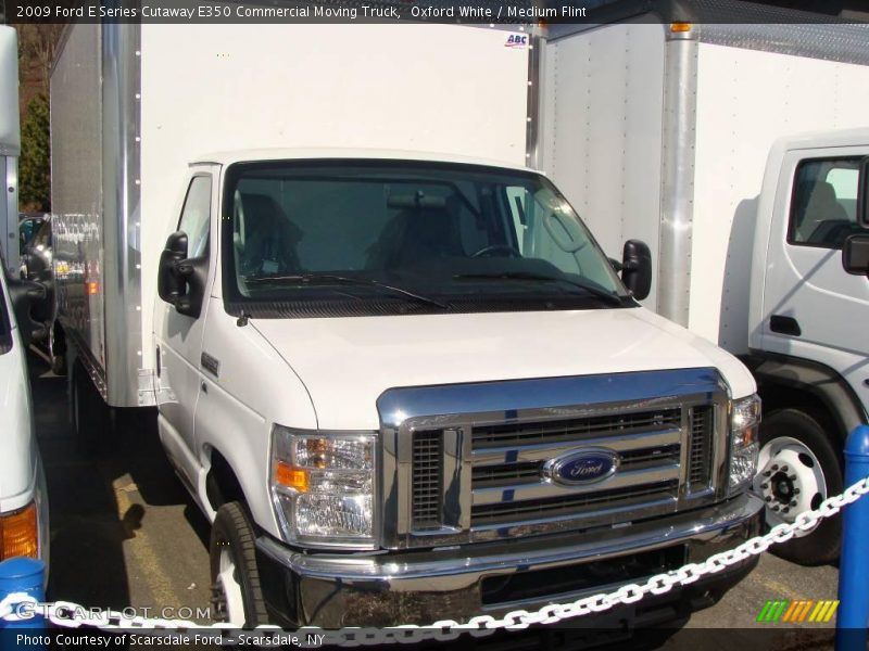 Oxford White / Medium Flint 2009 Ford E Series Cutaway E350 Commercial Moving Truck