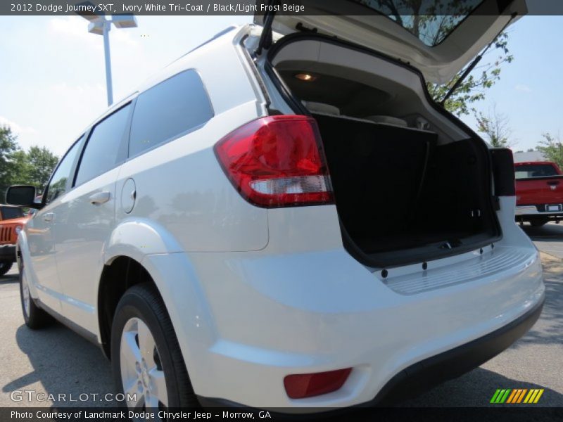 Ivory White Tri-Coat / Black/Light Frost Beige 2012 Dodge Journey SXT