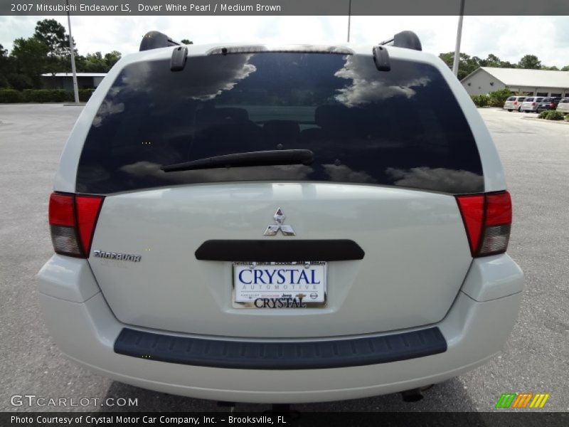Dover White Pearl / Medium Brown 2007 Mitsubishi Endeavor LS