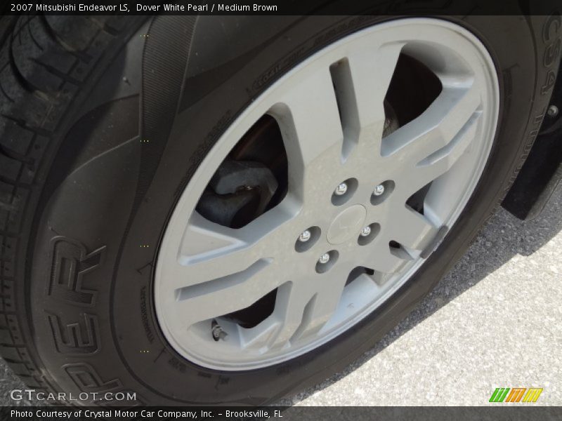 Dover White Pearl / Medium Brown 2007 Mitsubishi Endeavor LS