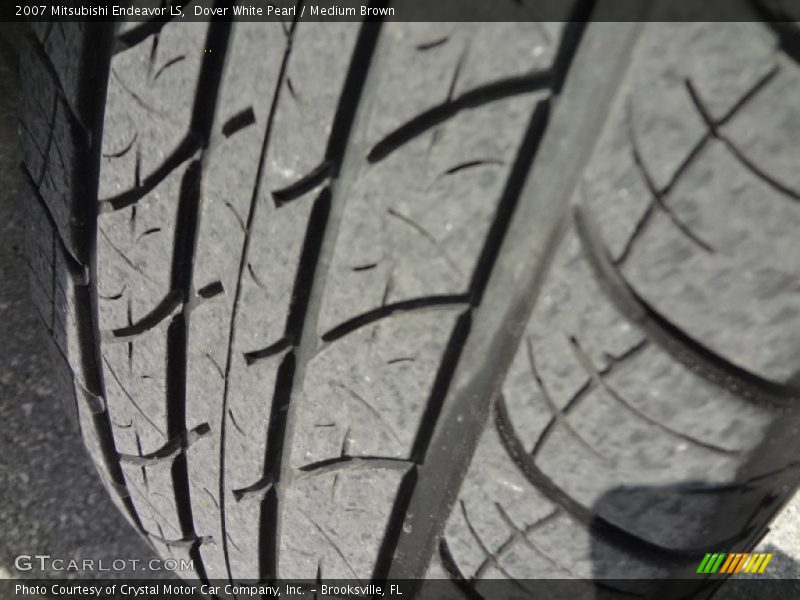 Dover White Pearl / Medium Brown 2007 Mitsubishi Endeavor LS