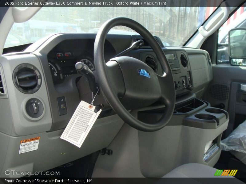 Oxford White / Medium Flint 2009 Ford E Series Cutaway E350 Commercial Moving Truck