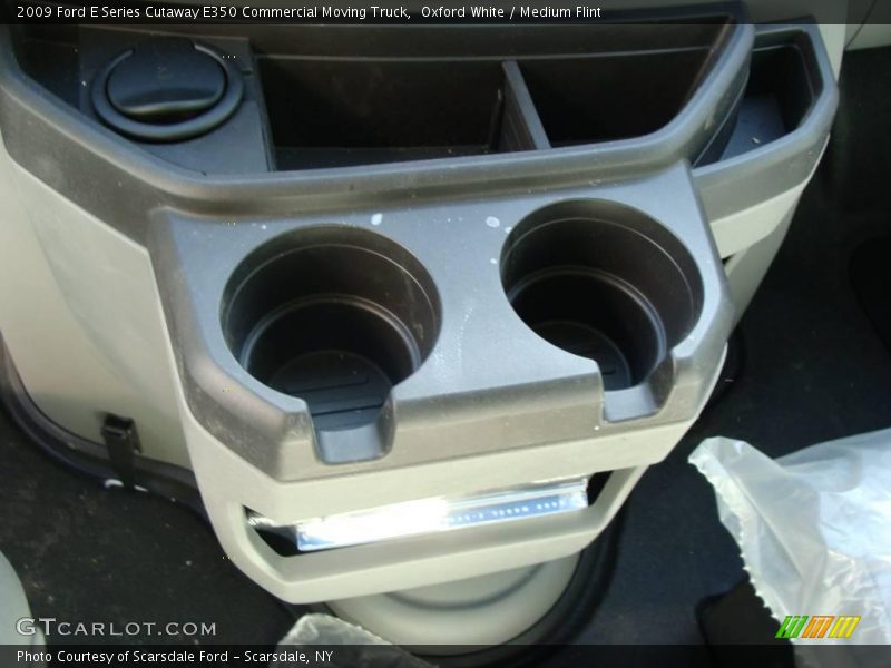 Oxford White / Medium Flint 2009 Ford E Series Cutaway E350 Commercial Moving Truck