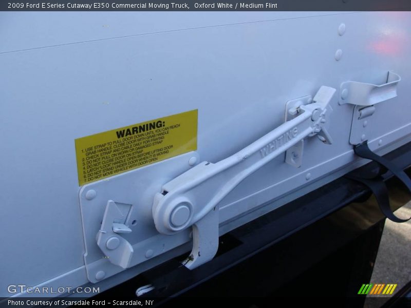 Oxford White / Medium Flint 2009 Ford E Series Cutaway E350 Commercial Moving Truck