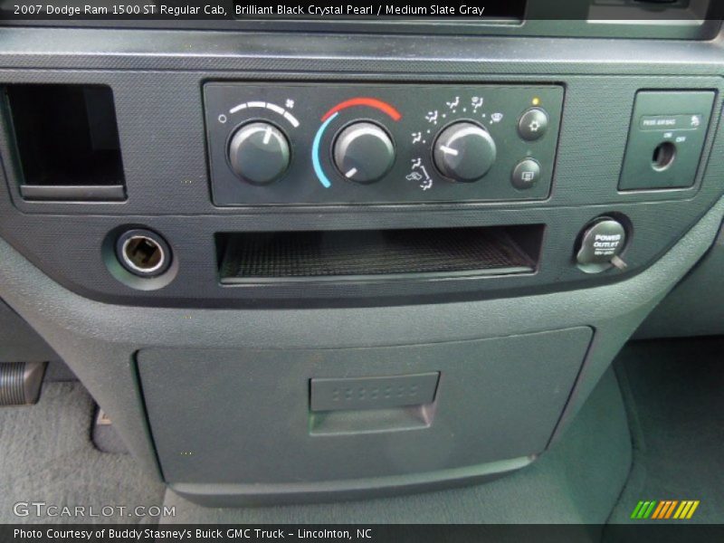 Brilliant Black Crystal Pearl / Medium Slate Gray 2007 Dodge Ram 1500 ST Regular Cab