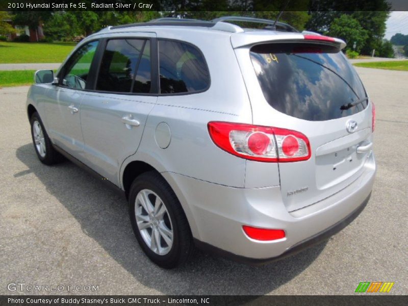 Radiant Silver / Gray 2010 Hyundai Santa Fe SE